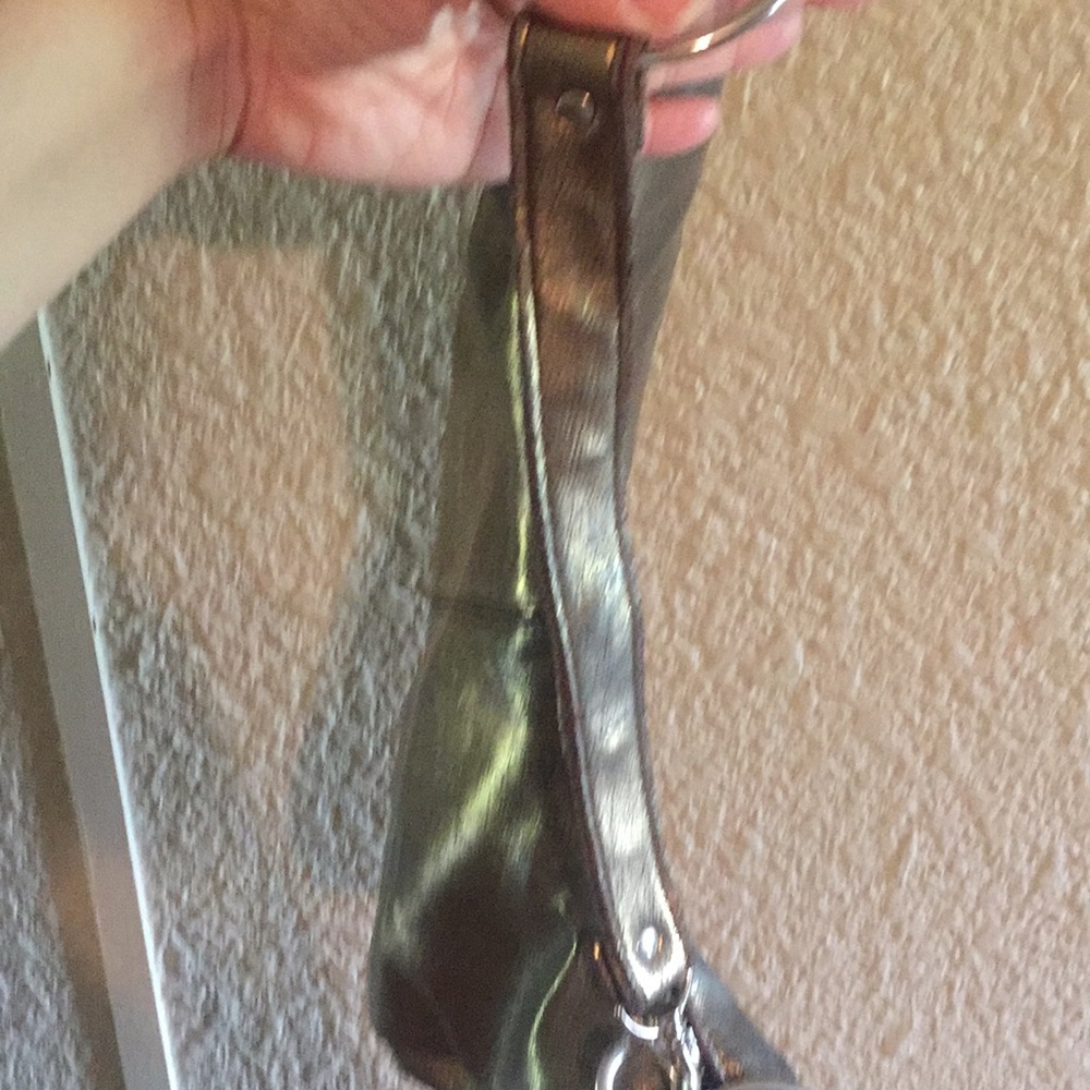 Gold | Distressed Handbag - Picture 5 of 7
